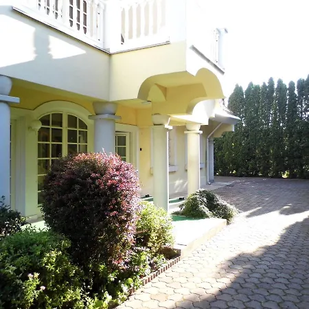 Millennium Δωμάτια σε οικογενειακή κατοικία Keszthely