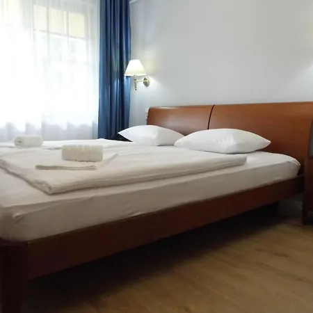 Δωμάτια σε οικογενειακή κατοικία Millennium